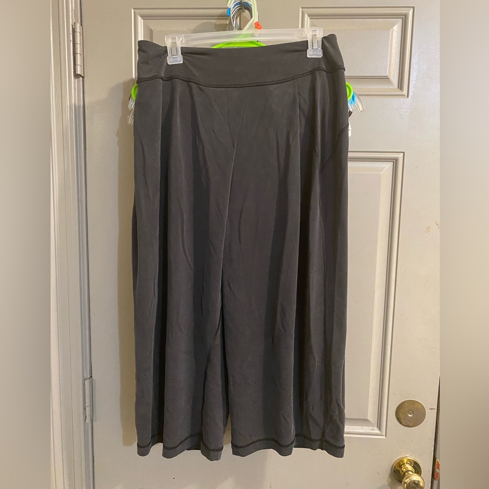 Lululemon wide leg crop leggings
